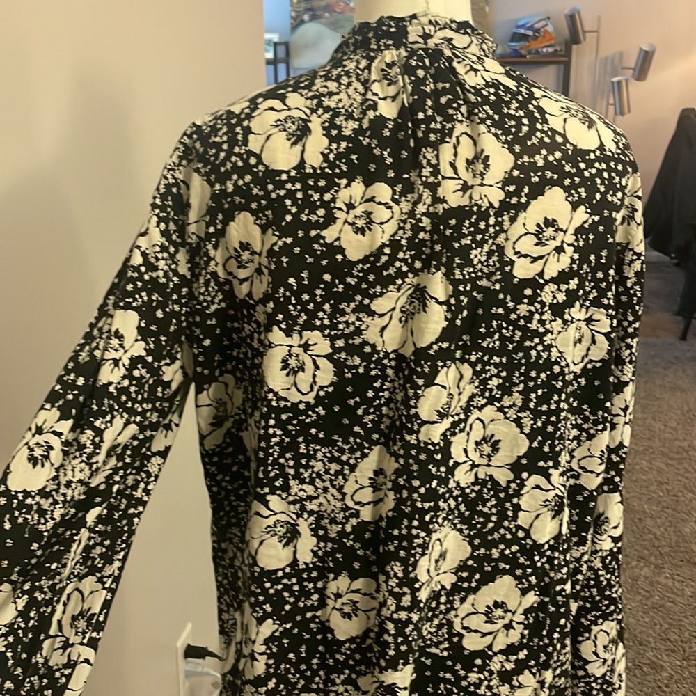 Cute blouse - Picture 4 of 4